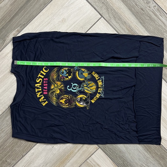 NWOT Fantastic Beasts Dolman Style T-Shirt Size S - Picture 6 of 7